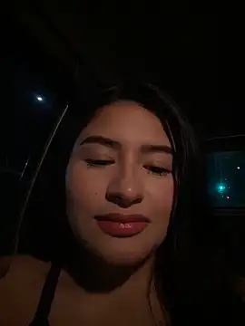 andrea gomes  online show from March 31, 7:54 am