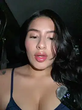 andrea gomes  online show from April 28, 5:23 am