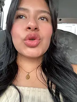 Snapshot of andrea_gomes_ chatting on November 29, 6:41 pm andrea gomes online show from November 29, 6:41 pm