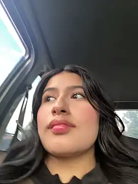 andrea gomes  online show from April 19, 9:28 pm