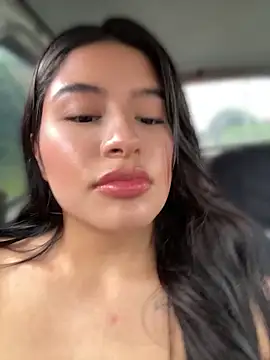 andrea gomes  online show from April 18, 6:43 pm