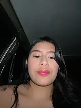 andrea gomes  online show from March 28, 6:25 am