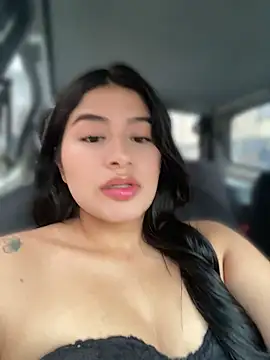 andrea gomes  online show from April 17, 8:44 pm