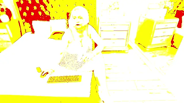 Snapshot of SuzzySun chatting on February 27, 5:58 pm SuzzySun online show from February 27, 5:58 pm