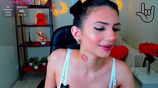 Snapshot of Kitti__ chatting on July 1, 3:18 am Kitti online show from July 1, 3:18 am