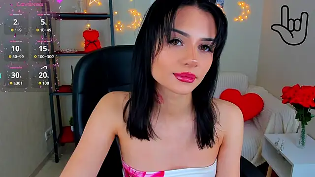 Kitti   online show from March 26, 1:37 am