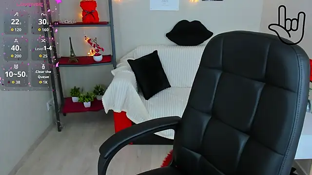 Kitti   online show from May 13, 1:34 am