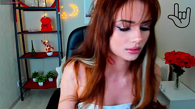 Snapshot of Kitti__ chatting on July 13, 1:49 am Kitti online show from July 13, 1:49 am