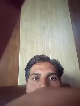 johnny8731 online show from December 14, 9:48 am