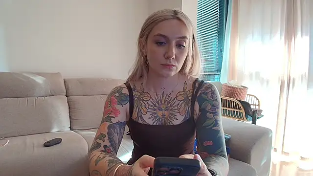 tattoobbgirl online show from June 8, 3:45 pm