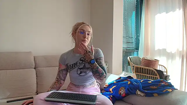 tattoobbgirl online show from June 12, 3:54 pm