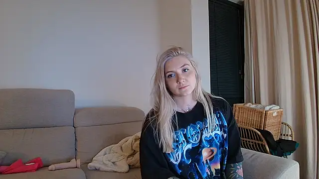 tattoobbgirl online show from March 28, 7:26 pm