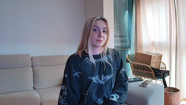 tattoobbgirl online show from May 9, 4:10 pm