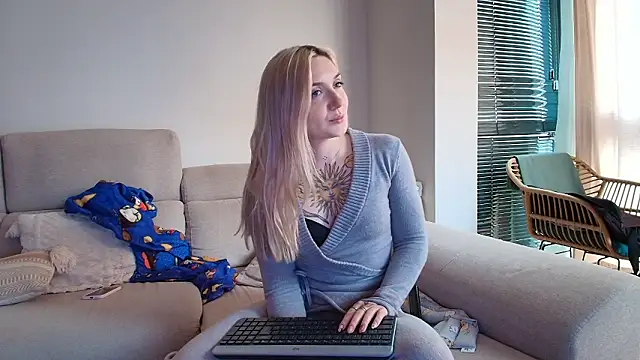 tattoobbgirl online show from March 3, 4:47 pm