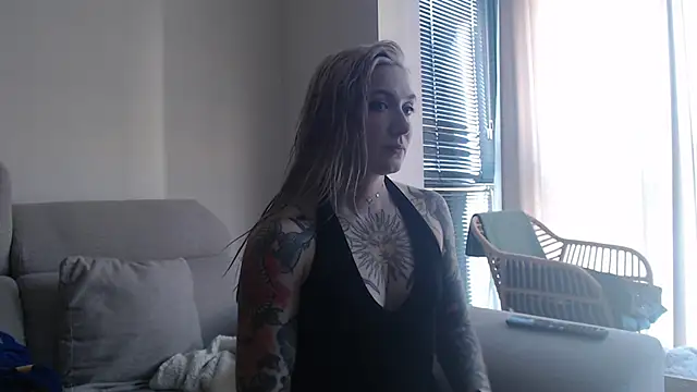 tattoobbgirl online show from December 17, 1:49 pm
