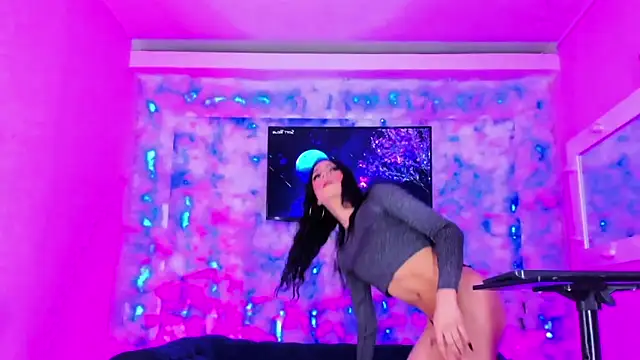 The Hot Ts Dolls online show from March 23, 6:52 pm