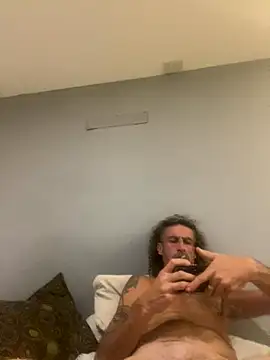 Coco-sarli online show from December 4, 7:40 am