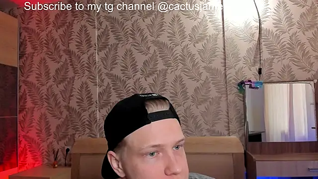 Snapshot of Cactus__James chatting on December 19, 6:38 am Cactus James online show from December 19, 6:38 am