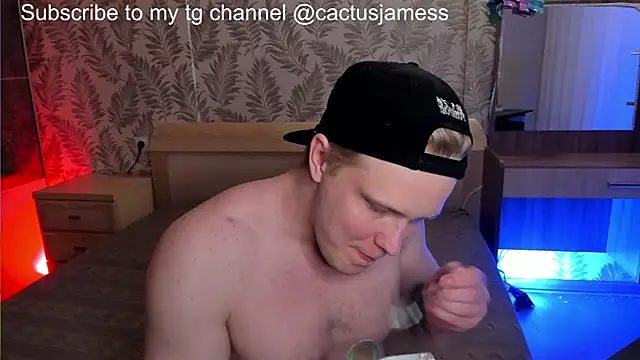 Snapshot of Cactus__James chatting on April 3, 11:33 pm Cactus James online show from April 3, 11:33 pm