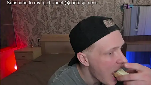 Snapshot of Cactus__James chatting on November 28, 4:07 pm Cactus James online show from November 28, 4:07 pm