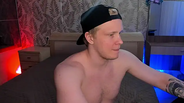 Snapshot of Cactus__James chatting on April 20, 11:28 pm Cactus James online show from April 20, 11:28 pm