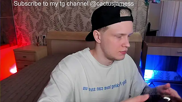 Snapshot of Cactus__James chatting on December 15, 1:33 am Cactus James online show from December 15, 1:33 am