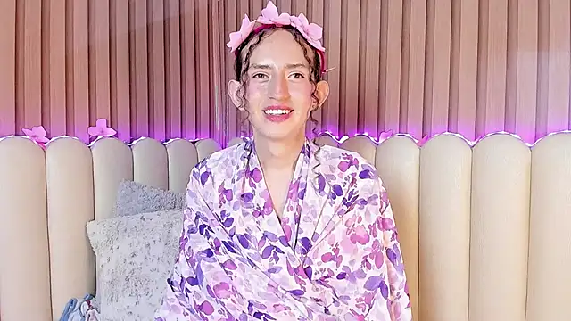 peachandtyron  online show from March 19, 10:20 pm