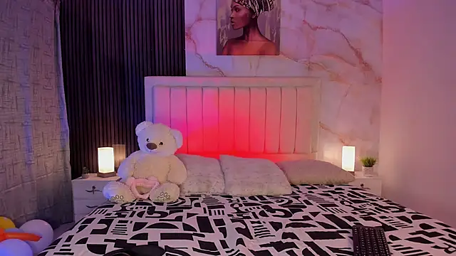 peachandtyron  online show from September 22, 4:07 am