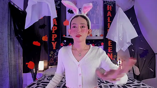 peachandtyron  online show from October 18, 3:41 am