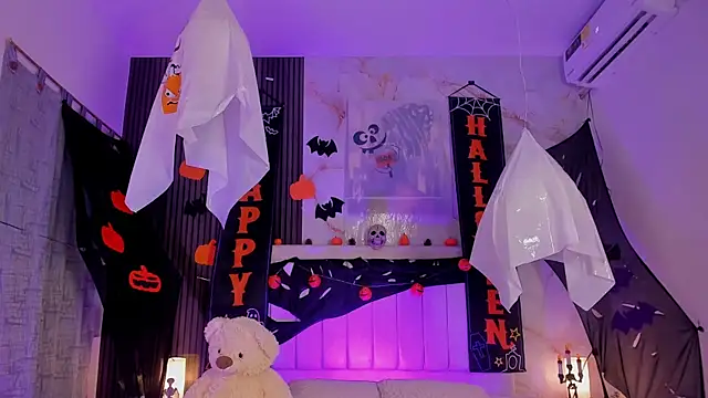 peachandtyron  online show from November 1, 4:30 am