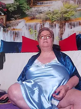 QueenPammy1 online show from February 5, 7:15 am