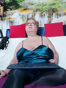 QueenPammy1 online show from November 16, 6:29 am