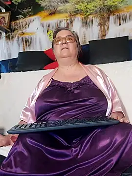 QueenPammy1 online show from April 4, 5:36 am