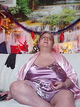 QueenPammy1 online show from December 18, 5:45 am