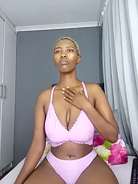 PREGGYGODESS online show from February 5, 8:10 am