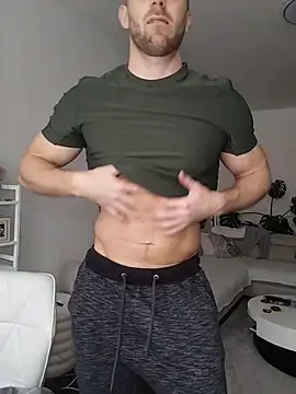 Snapshot of trainwithme chatting on November 5, 8:39 am trainwithme online show from November 5, 8:39 am