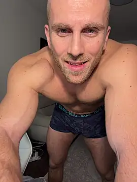 Snapshot of trainwithme chatting on November 24, 9:53 am trainwithme online show from November 24, 9:53 am