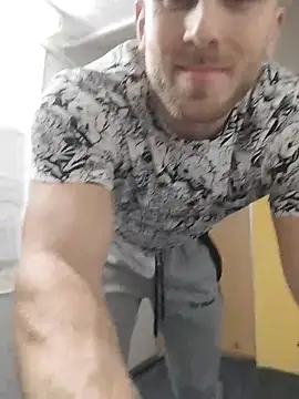 Snapshot of trainwithme chatting on November 10, 12:21 pm trainwithme online show from November 10, 12:21 pm