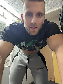 Snapshot of trainwithme chatting on November 25, 8:14 am trainwithme online show from November 25, 8:14 am