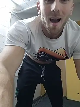 Snapshot of trainwithme chatting on November 11, 12:11 pm trainwithme online show from November 11, 12:11 pm