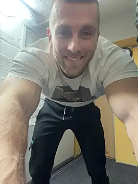 Snapshot of trainwithme chatting on November 29, 2:39 pm trainwithme online show from November 29, 2:39 pm