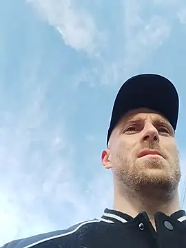 Snapshot of trainwithme chatting on October 25, 7:07 am trainwithme online show from October 25, 7:07 am