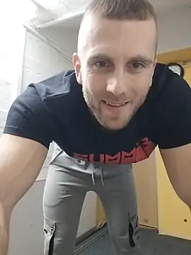 Snapshot of trainwithme chatting on November 4, 12:09 pm trainwithme online show from November 4, 12:09 pm