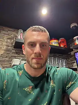 Snapshot of trainwithme chatting on December 3, 12:04 pm trainwithme online show from December 3, 12:04 pm