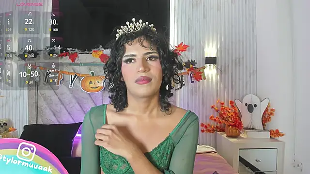 Taylor Harveey online show from November 1, 8:03 pm