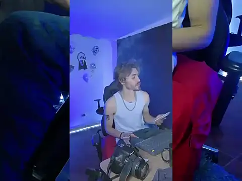 Aaron malikk online show from November 22, 10:30 pm