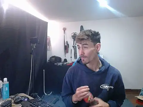 Aaron malikk online show from March 25, 12:26 pm