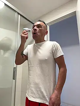 mateocali25 online show from May 14, 12:46 pm