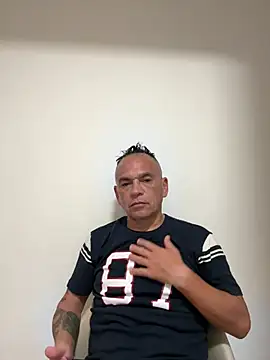 mateocali25 online show from May 28, 9:10 pm