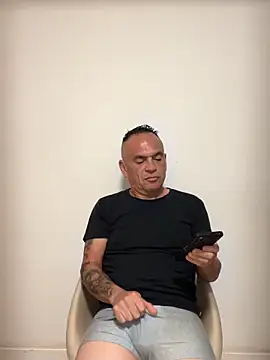 mateocali25 online show from May 25, 7:34 pm